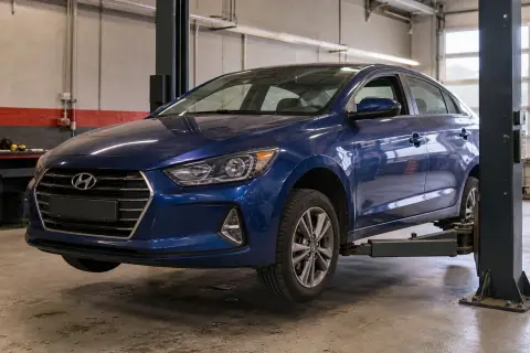 Hyundai Elantra в автосервисе — иллюстрация