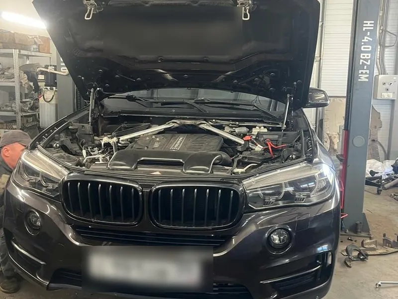 Автомобиль клиента в зоне ремонта Ультра Авто, Калининград