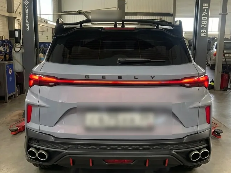Автомобиль клиента в зоне ремонта Ультра Авто, Калининград