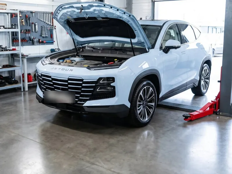 Автомобиль клиента в зоне ремонта Ультра Авто, Калининград